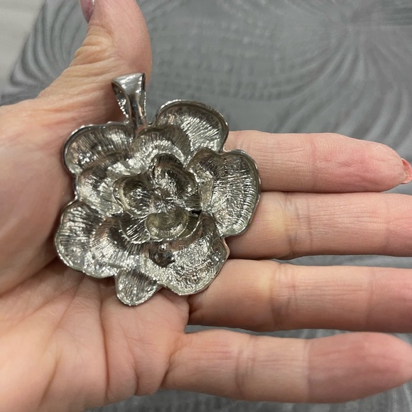 Silver Pedant Rose New - Picture 4 of 4